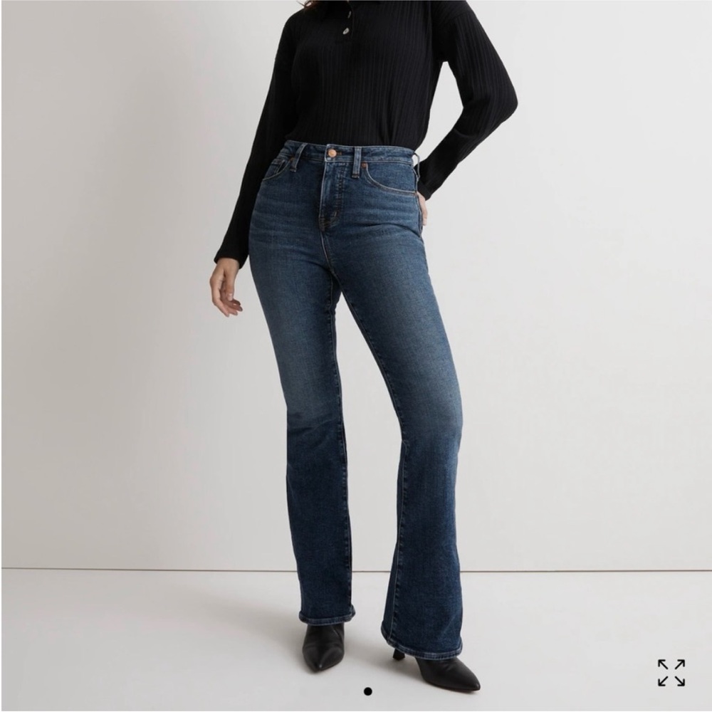 Madewell Curvy Skinny Flare Jeans in Alvord Wash Instacozy Edition Size 25